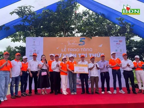 Chương trình 'Caravan lan tỏa yêu thương 5' tặng quà trị giá gần 1 tỷ đồng