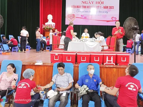 Nghệ An: Ngày hội hiến máu tình nguyện huyện Thanh Chương thu hút hơn 1000 người tham gia