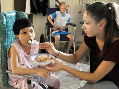 Ngôi chùa nuôi trẻ khuyết tật và mồ côi