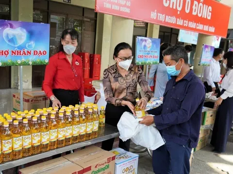 Vietcombank Bình Dương ủng hộ 1 tỷ đồng giúp hộ nghèo