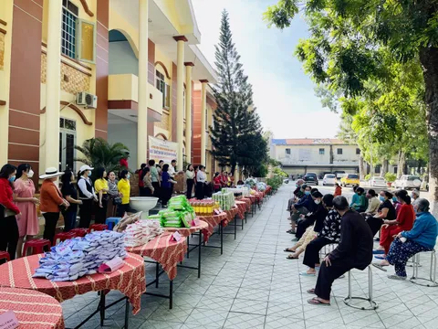 Phiên "Chợ 0 đồng" đến với hộ nghèo Dầu Tiếng