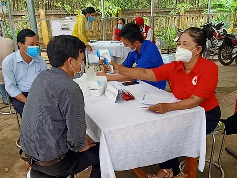 “Cháy” hết mình trong màu áo Chữ thập đỏ