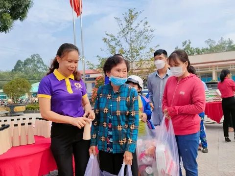 "Chợ Nhân đạo 0 đồng” - Cầu nối sự yêu thương