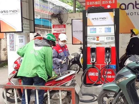 Chặn đà tăng giá xăng, Bộ Tài chính đề xuất giảm thuế nhập khẩu ưu đãi