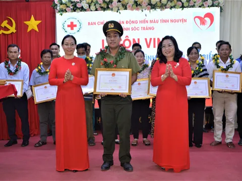 Trung úy công an tích cực tham gia hiến máu tình nguyện