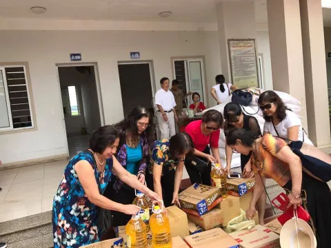 Tấm lòng thiện nguyện của những nữ nhà báo