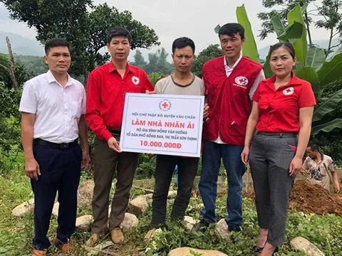 Trần Văn Quý - cán bộ nhiệt huyết với công tác nhân đạo