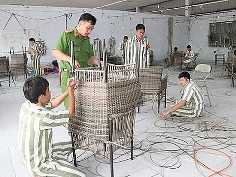 Thí điểm mô hình tổ chức dạy nghề cho phạm nhân ngoài trại giam