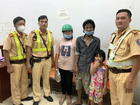 TP Hồ Chí Minh: Cảnh sát Giao thông giúp cháu bé 5 tuổi đi lạc tìm được gia đình