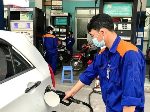 Bộ Tài chính đề xuất giảm 10% thuế nhập khẩu ưu đãi mặt hàng xăng