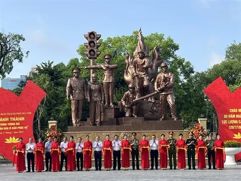 Khánh thành tượng đài "Công an nhân dân vì dân phục vụ" tại Hà Nội