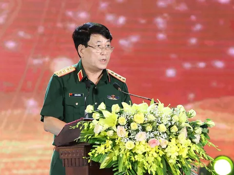 Chương trình nghệ thuật “Màu hoa đỏ” tưởng nhớ, tri ân các anh hùng, liệt sĩ, những người có công với cách mạng