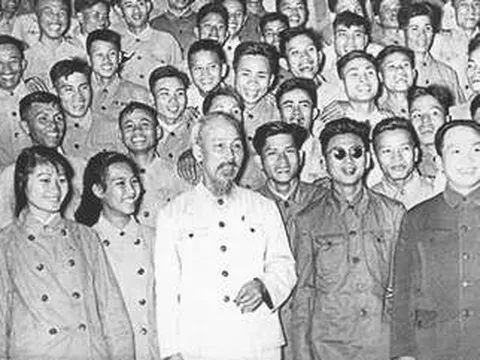 'Bổn phận của chúng ta là thương yêu, giúp đỡ người có công với Tổ quốc'