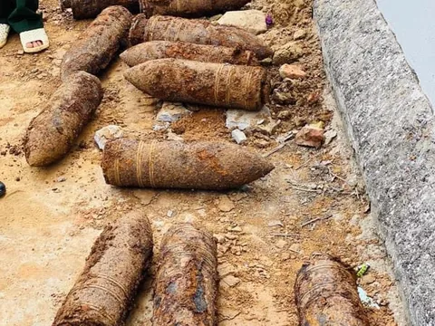 Bắc Giang phát hiện nhiều đầu đạn pháo tại thôn Kim Sơn