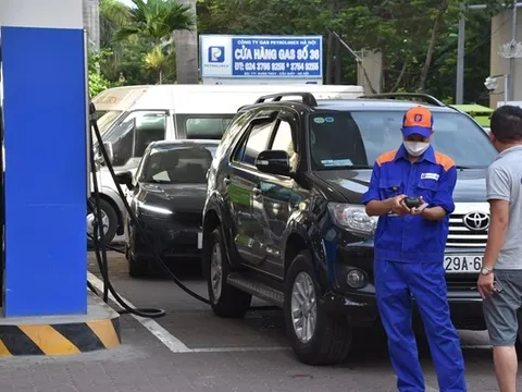 Tiếp tục giải tỏa gánh nặng thuế, phí xăng dầu