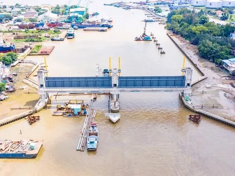 Dự án chống ngập do triều ở TPHCM: Hàng nghìn tỷ đồng thiết bị nằm phơi mưa nắng