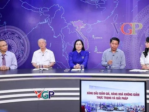 Giải pháp để 'xăng giảm, giá hàng hoá cũng giảm theo'