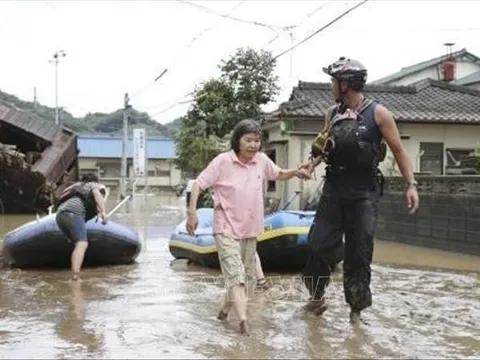 Mưa lớn ở vùng Đông Bắc, Nhật Bản kêu gọi người dân đi sơ tán