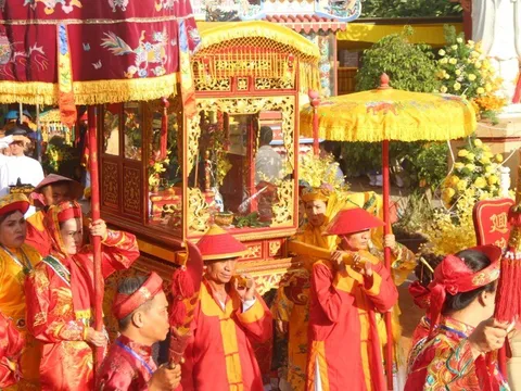 Đặc sắc Lễ hội Điện Huệ Nam Cố đô Huế