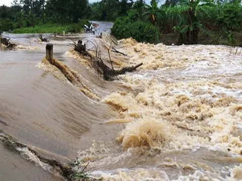 Chủ động ứng phó với diễn biến mưa bão, lũ quét, sạt lở đất