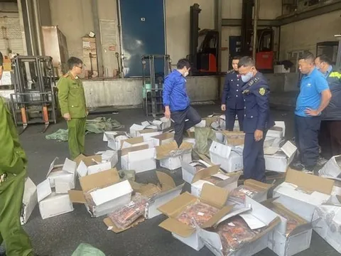 Hà Nội: Phát hiện hơn 500kg ức vịt xông khói không hóa đơn, chứng từ