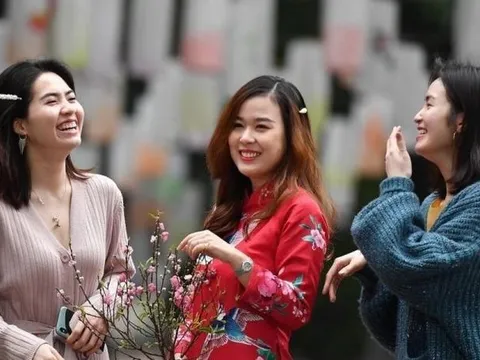 Nhiều trường đại học mạnh tay chi tiền tỷ lì xì Tết cho sinh viên