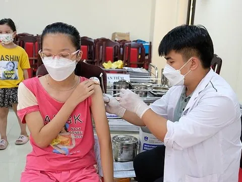 Sáng 3/1: Ca COVID-19 nặng đang điều trị thấp nhất gần 2 năm qua; những nơi nào tiêm vaccine thấp?