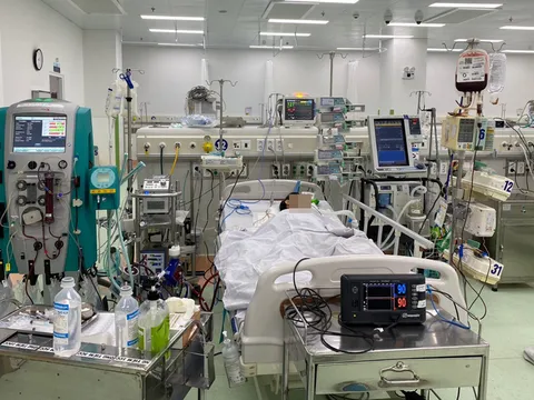 12 ngày giành giật sự sống của bé trai 13 tuổi bị viêm cơ tim tối cấp