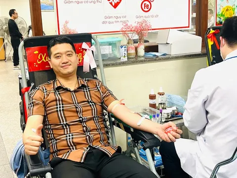 Đại úy công an vượt hơn 70 km hiến 350ml máu cứu bệnh nhi 1 tháng tuổi