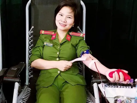 Nữ thượng úy Công an với 30 cuốn “sổ đỏ” đặc biệt