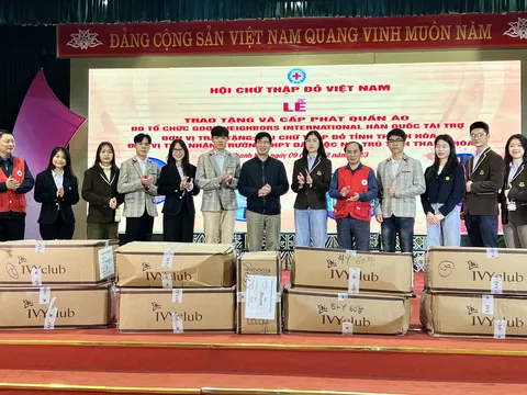 Thanh Hóa: Hoàn thành việc cấp phát quần áo do GNI Hàn Quốc và IVYclub tài trợ
