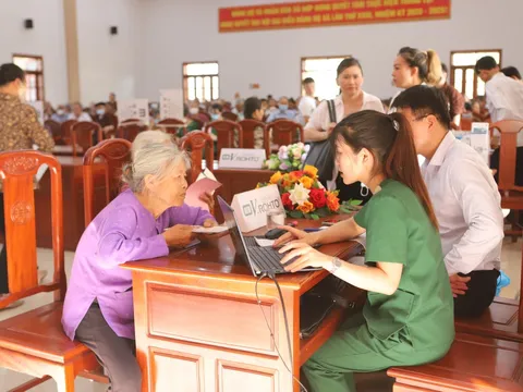 Nam Định: Khám bệnh, phát thuốc miễn phí cho người cao tuổi huyện Vụ Bản