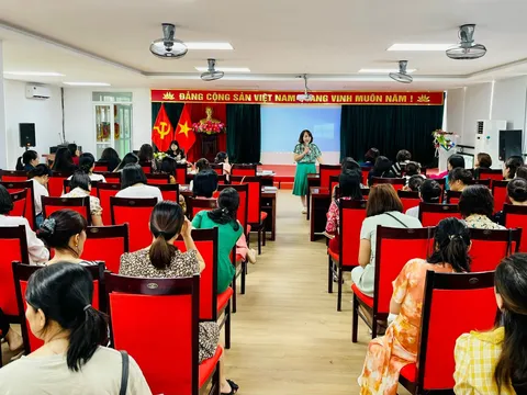 Hà Nội: Quận Ba Đình tổ chức tập huấn chuyên đề “Hướng dẫn phụ huynh chuẩn bị cho trẻ vào lớp 1”