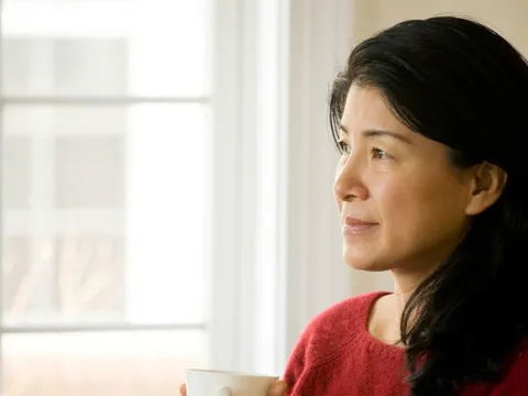 Những dấu hiệu cảnh báo bạn đang bước vào tuổi mãn kinh