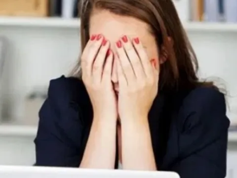 Những "thủ phạm" khiến da tổn thương ẩn mình trong văn phòng