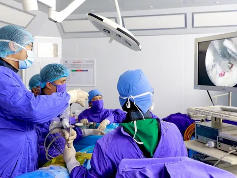 Giải pháp để giữ chân nhân viên y tế