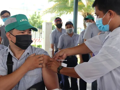 TP. HCM: Yêu cầu người dân ký cam kết nếu không tiêm vaccine mũi 3, 4
