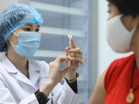 Mở rộng hơn đối tượng tiêm phòng vaccine phòng COVID-19 mũi 4