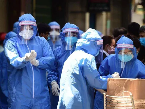 Bộ Y tế làm gì để giải quyết tình trạng thiếu hụt nhân lực y tế