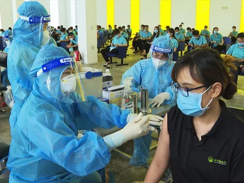 Đối tượng nào cần tiêm phòng vaccine COVID-19 mũi 4?