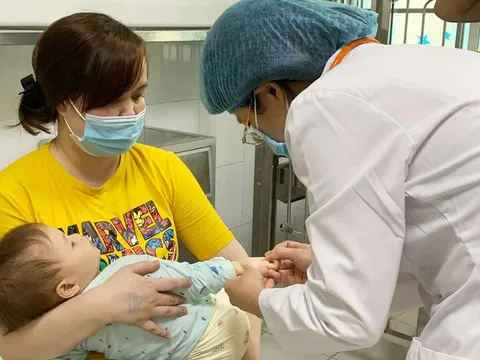 Không nên tự ý điều trị cho trẻ bị bệnh tay chân miệng