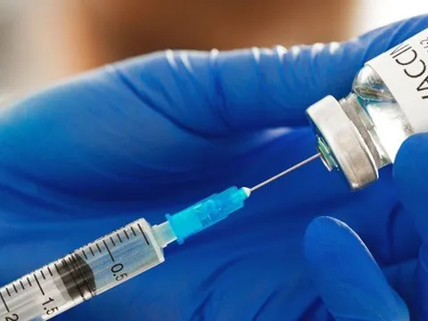 Lợi ích của vaccine COVID-19 đối với những người bị suy tim