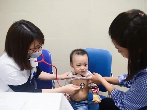 Hà Nội: Số trẻ nhập viện tăng mạnh do bệnh cúm A bùng phát trái mùa