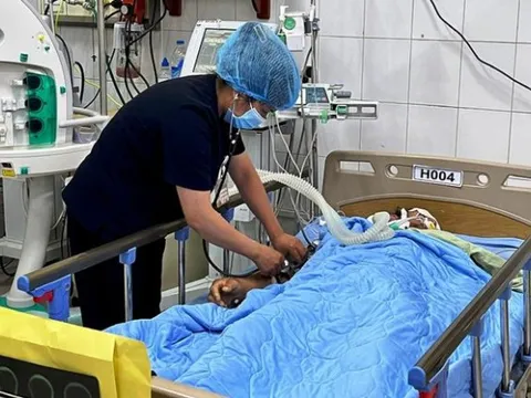 Ngộ độc rượu khiến 2 anh em ruột tử vong