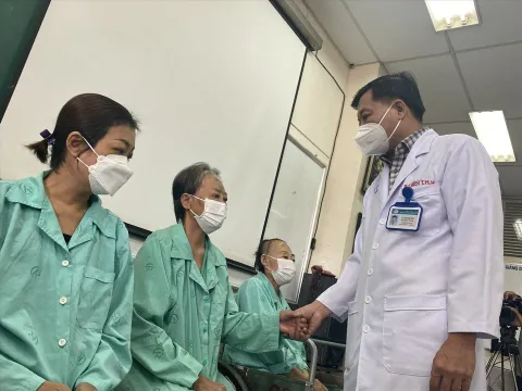 Nhiều bệnh nhân bị hoại tử xương vùng sọ, mặt hậu COVID-19