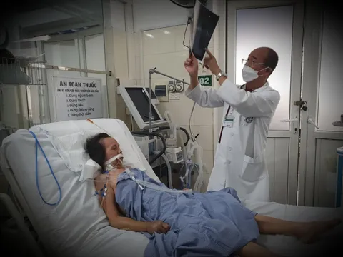 Bệnh nhân nữ suy hô hấp nguy kịch do bị mò cắn