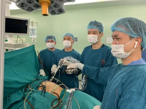 Cụ ông 81 tuổi bị ung thư được phẫu thuật tạo hình thực quản thành công