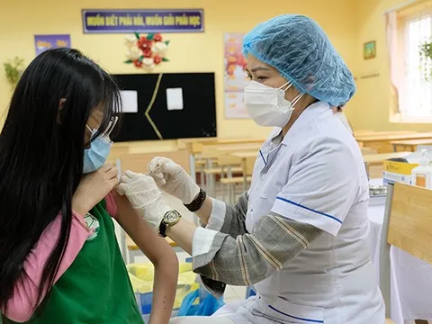 Thủ tướng yêu cầu tăng tốc độ tiêm chủng cho trẻ em từ 5 tuổi đến dưới 12 tuổi