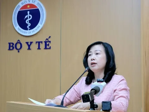 Quyền Bộ trưởng Bộ Y tế Đào Hồng Lan: Dịch bệnh luôn diễn biến phức tạp, nguy cơ dịch chồng dịch là hiện hữu