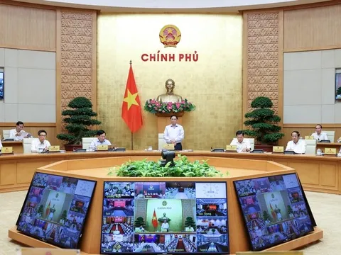 Thủ tướng Chính phủ:  Sẵn sàng các phương án, trang thiết bị để khám chữa bệnh và phòng chống dịch